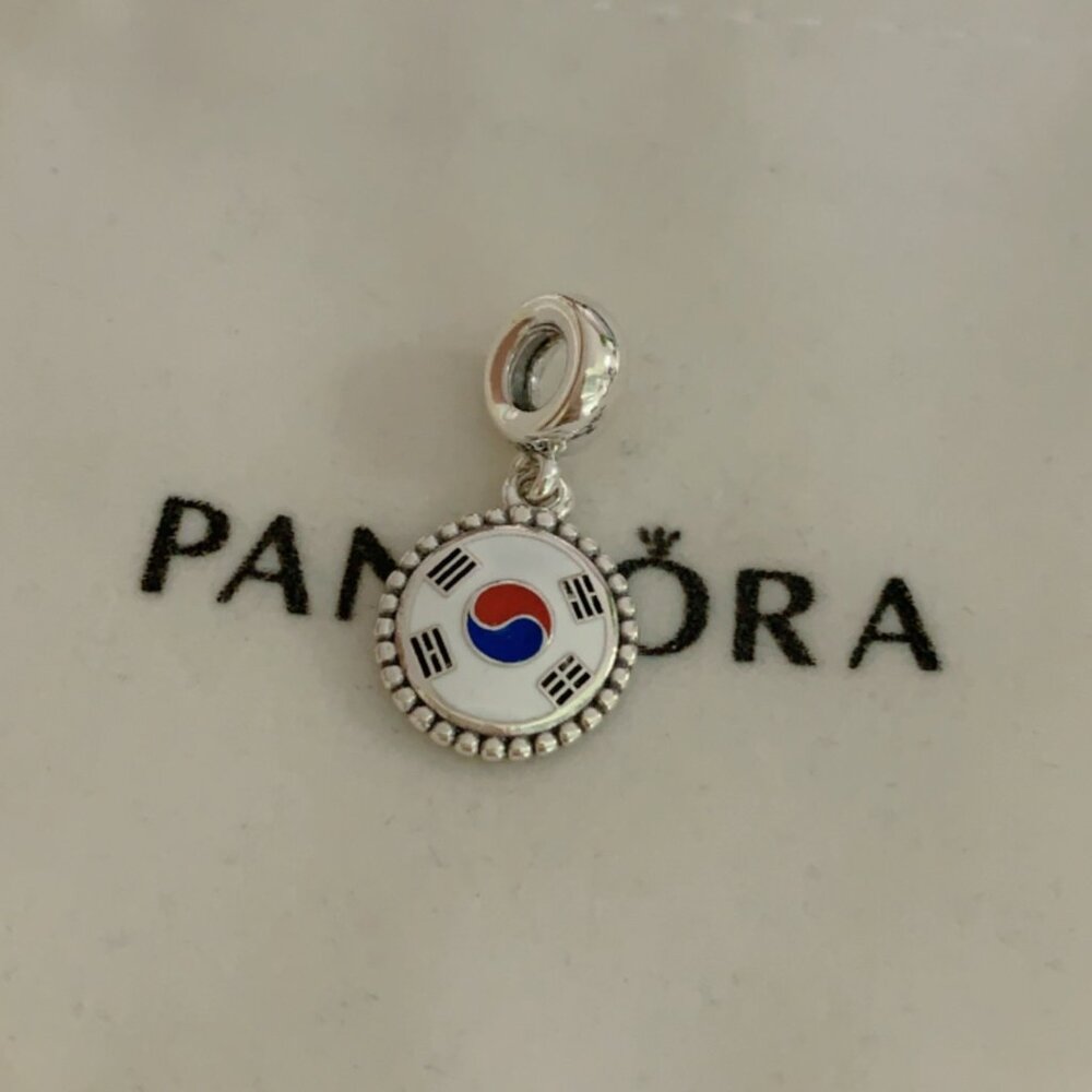 Pandora Korea Flag Exclusive Dangle Charm Pendant /Exclusive Enamel Dangle Charm